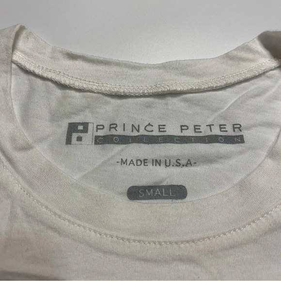 NWT Small The Future is Female Tee - Picture 3 of 7